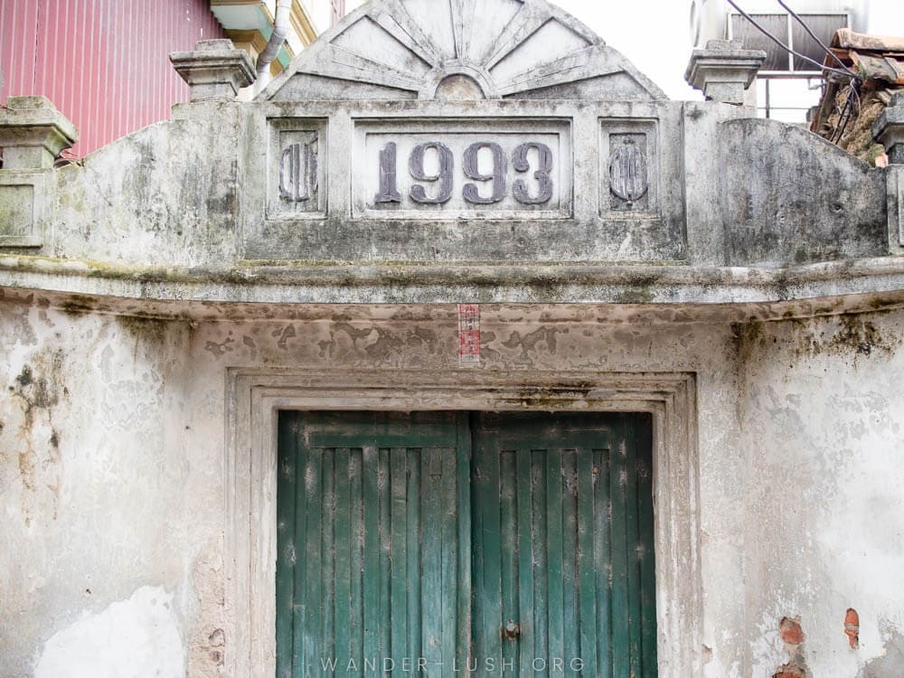 A house with 1993 above the door in Duong Lam, Vietnam.
