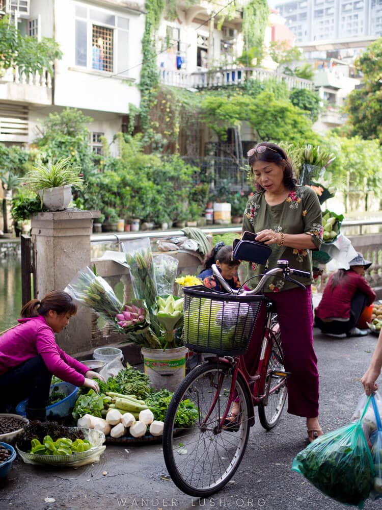 There's way more to Hanoi than the Old Quarter. If you want to experience Hanoi like a local, check out Ngoc Ha Village—Hanoi's most charming inner-city neighbourhood. Here's a quick guide to Ngoc Ha's green spaces, street food, local markets and temples.