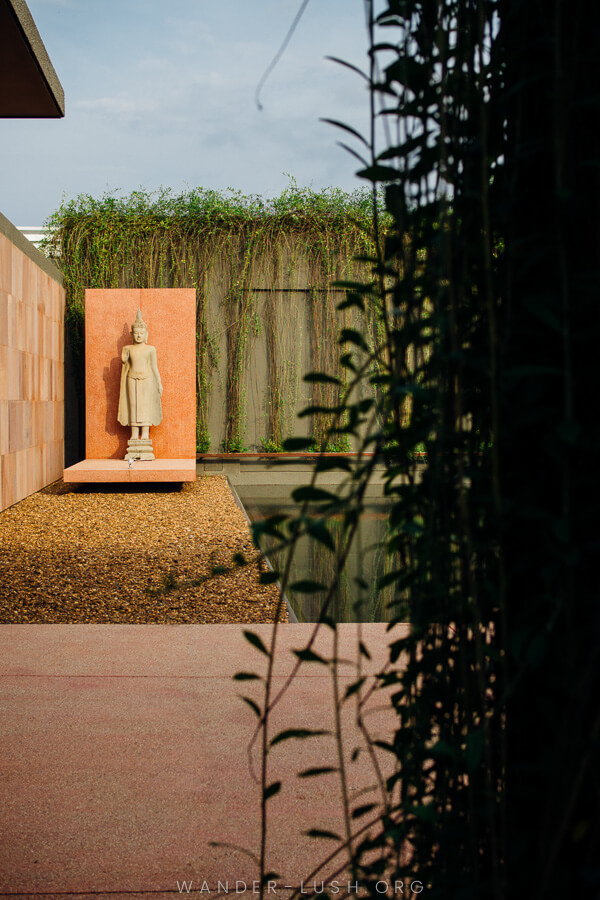 The Balé Phnom Penh is a breathtaking luxury resort on the outskirts of Phnom Penh, Cambodia. Here's what to expect from your stay.