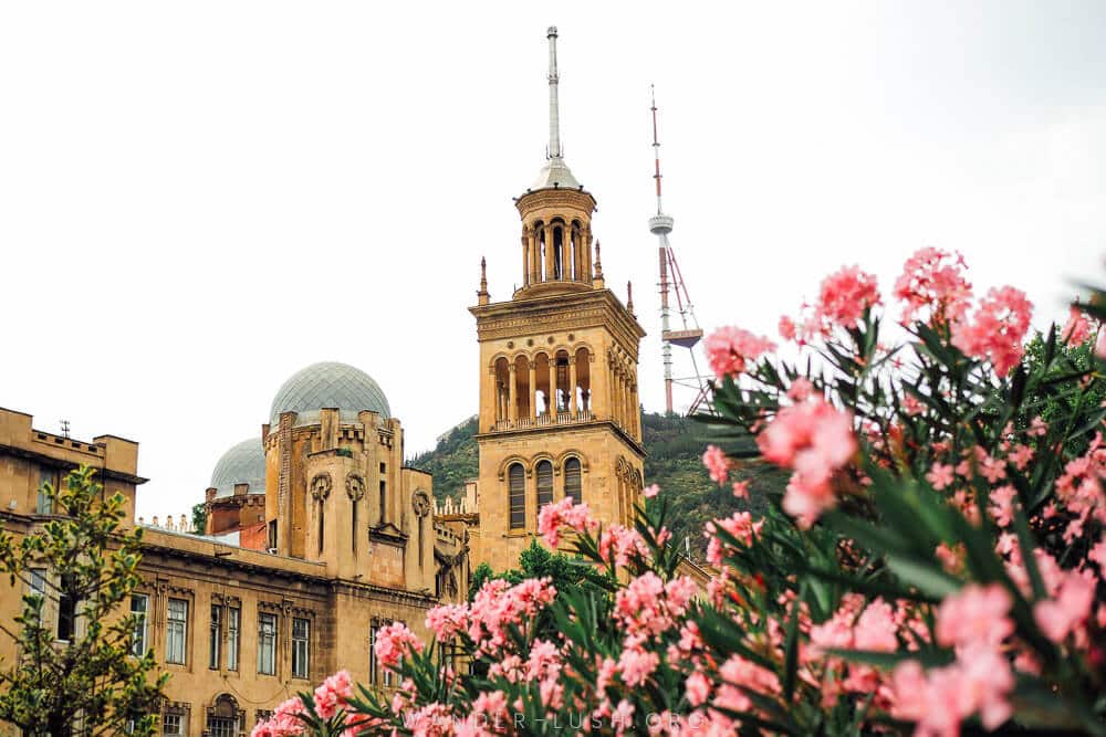 8 Best Tbilisi Neighbourhoods for Tourists & Expats: Comprehensive Guide + Map