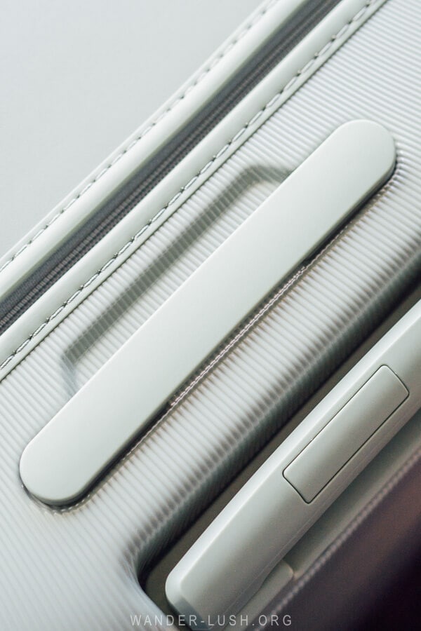 LEVEL8 Vintage Collection polycarbonate suitcase handle.